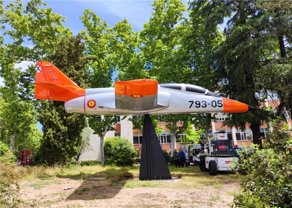 El C-101 en la ETSIAE: Símbolo de Colaboración y Avance Tecnológico