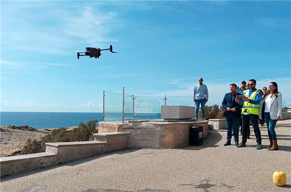 El DJI Matrice 30T patrulla las costas de Murcia