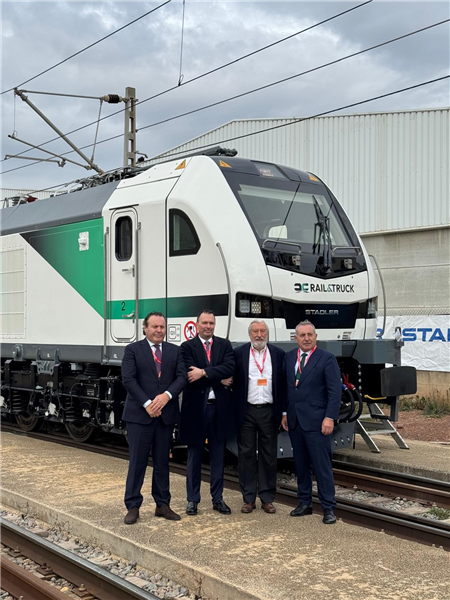 Rail & Truck recibe las primeras locomotoras y vagones para la autopista ferroviaria Algeciras-Zaragoza